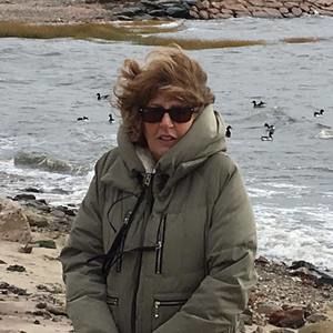 Meet your Posher, Ellen